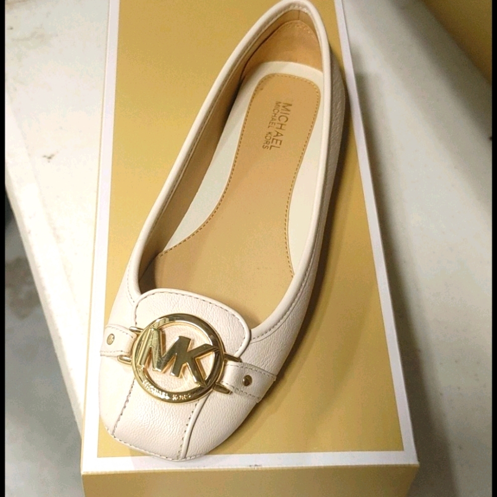 Michael Kors FULTON MOC Leather Ballet Flats MK Cream Gold Size 6 NEW - Picture 1 of 5